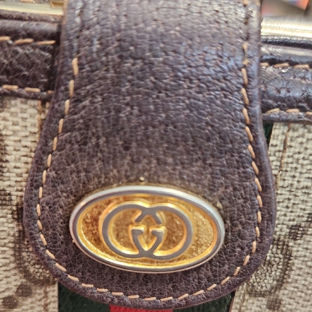 Vintage Gucci Beige and Brown Wallet with Signature Stripe - Picture 12 of 12